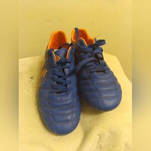 Mens DREAM PAIRS blue and Orange Kids Soccer Shoes Size 7.5